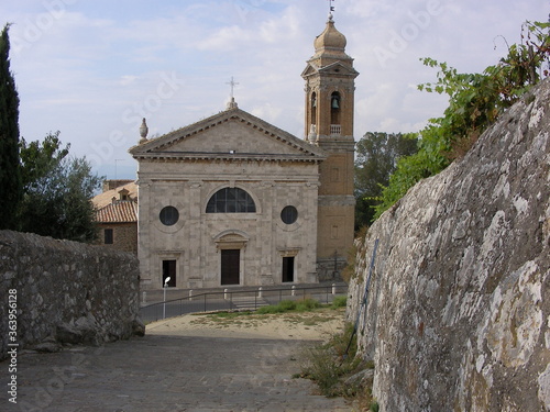 Pitoreske Kirche photo