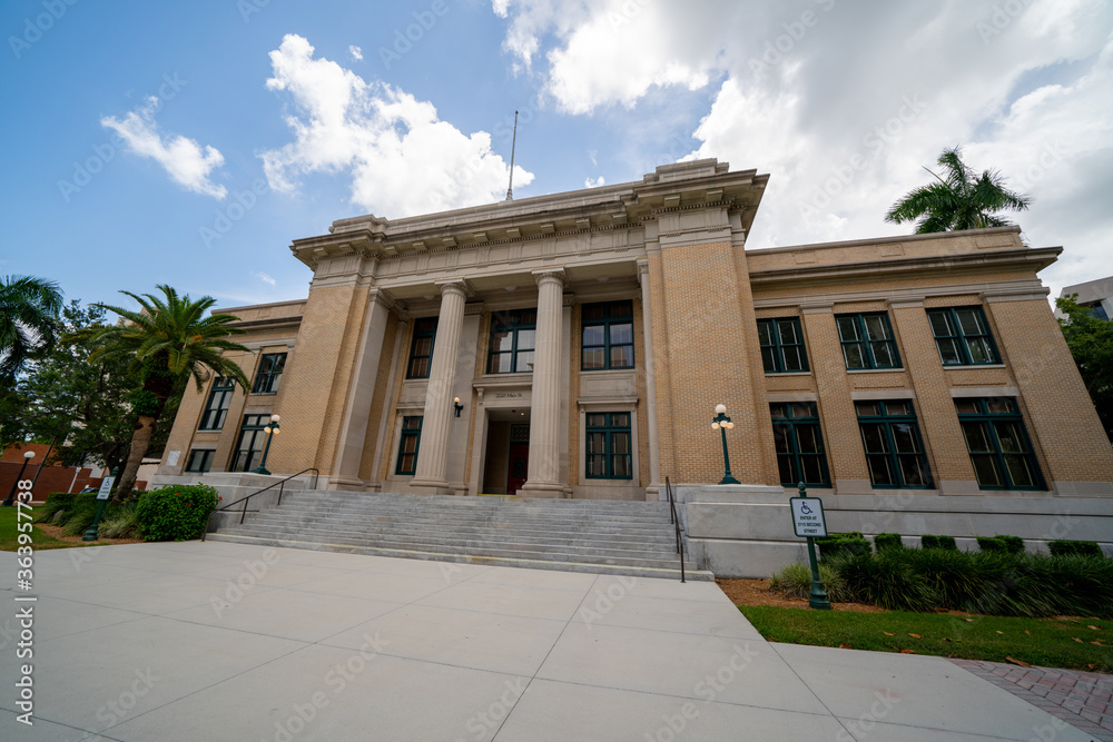 Fototapeta premium Photo of Lee County Government management Building Fort Myers FL