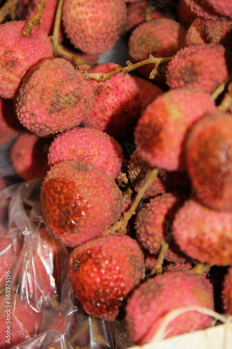 Fruits et légumes primeur marché litchi