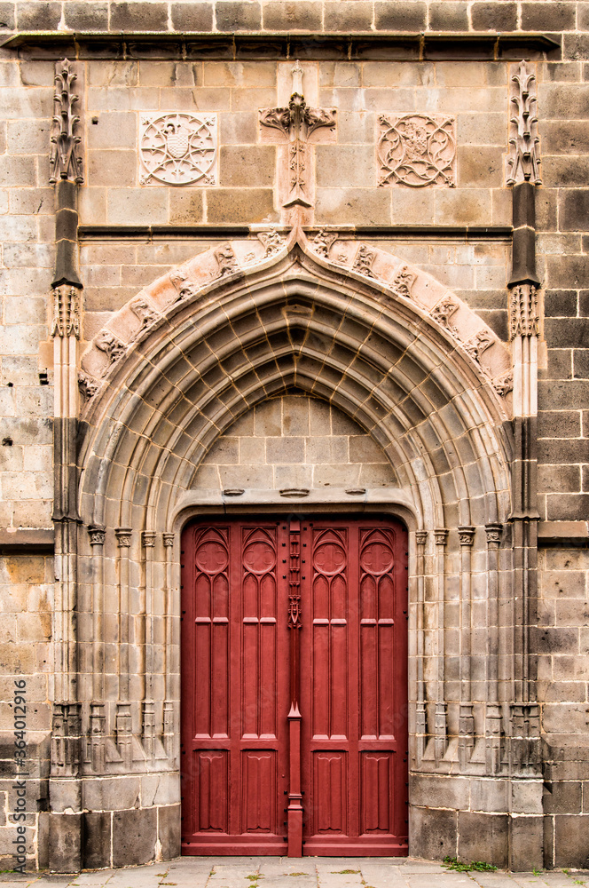 Porte de l'église de Saint-Flour, France