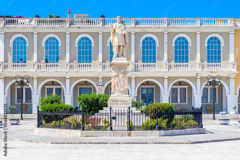The statue of Dionisiou solomou located  in the central solomou square of Zakynthos town !!!