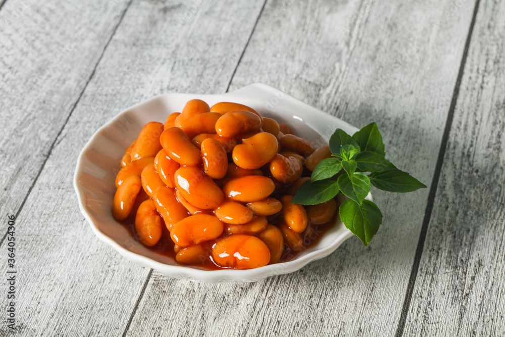 White beans with tomato sauce White beans with tomato sauce