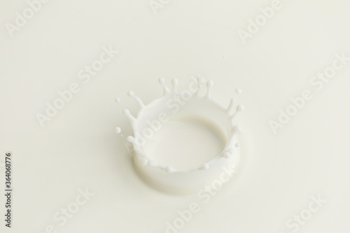 close up of a milk crown splash