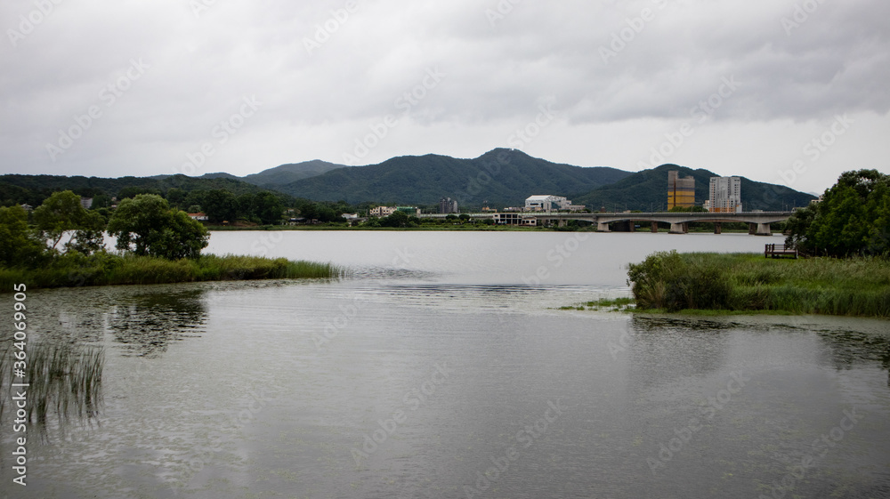 Fototapeta premium River visible on a cloudy day