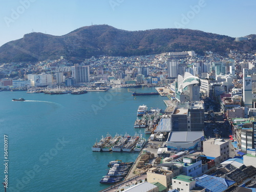 Port in Busan © ARTHIT