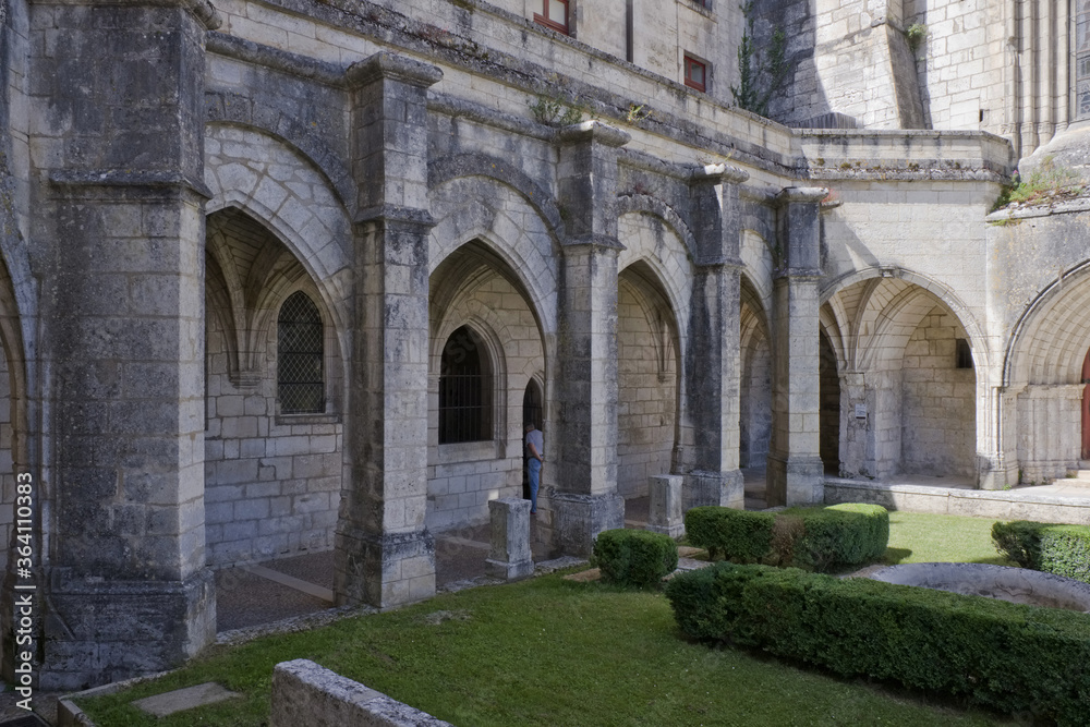 Fototapeta premium Cloître de l'Abbatiale de Brantôme