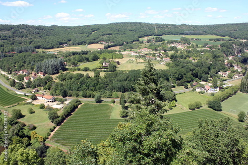 paysage rocheux du lot   rivi  re la dordogne