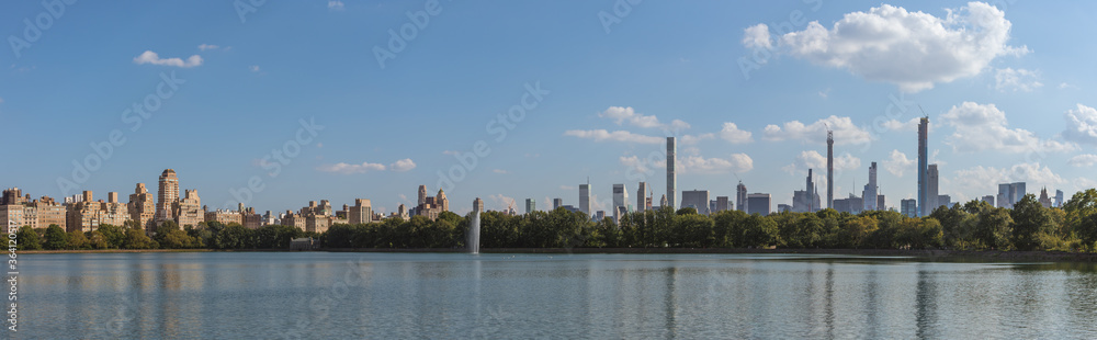 Jacqueline Kennedy Onassis Reservoir in Central Park, Manhattan, New York City, USA Jacqueline Kennedy Onassis Reservoir in Central Park, Manhattan, New York City, USA