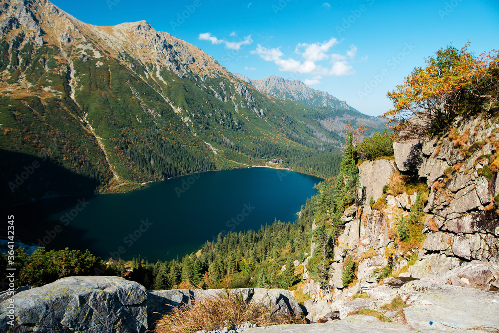 Top view of famous mountain lake Morskie Oko in Tatra. - obrazy, fototapety, plakaty 