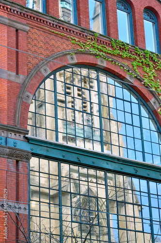 Canvas Print Beautiful architectural details and window of an old building