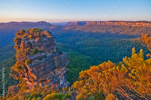 Sunrise, Blue Mountains, Australia © 弘道 山田