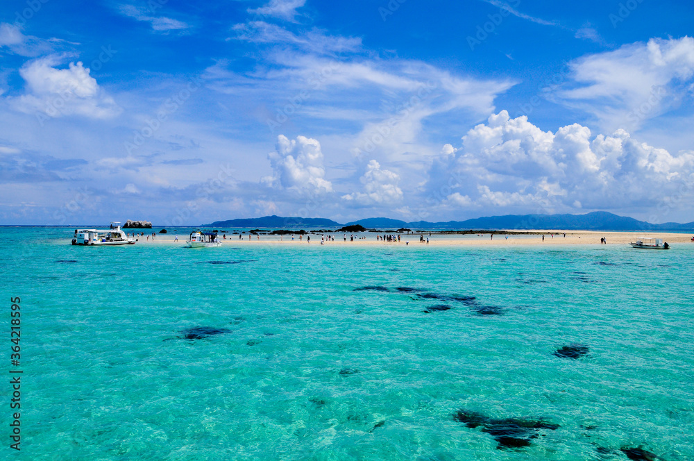 沖縄にある幻の島「浜島」　A spectacular view of a desert island in Okinawa, Japan