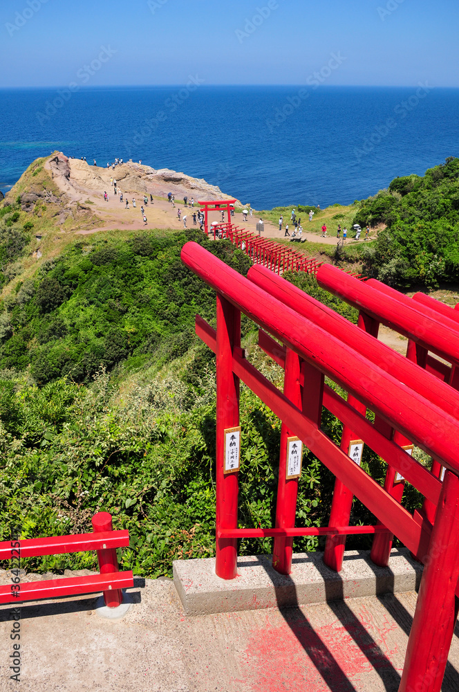 元乃隅稲成神社の大絶景 Good scenery of red torii and sea 元乃隅稲成神社の大絶景 Good scenery of red torii and sea