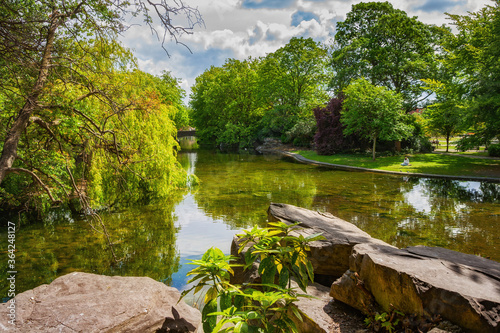Cuadro en lienzo St Stephen Green Park in City of Dublin, Ireland