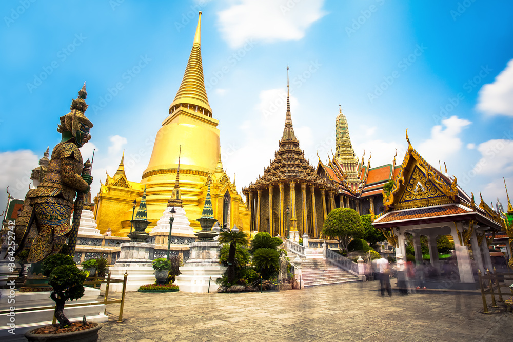 Temple of the Emerald Buddha, Golden Temple in thailand