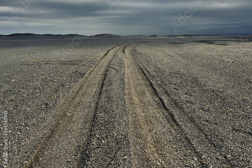 ISL - SUR LES ROUTES D ISLANDE