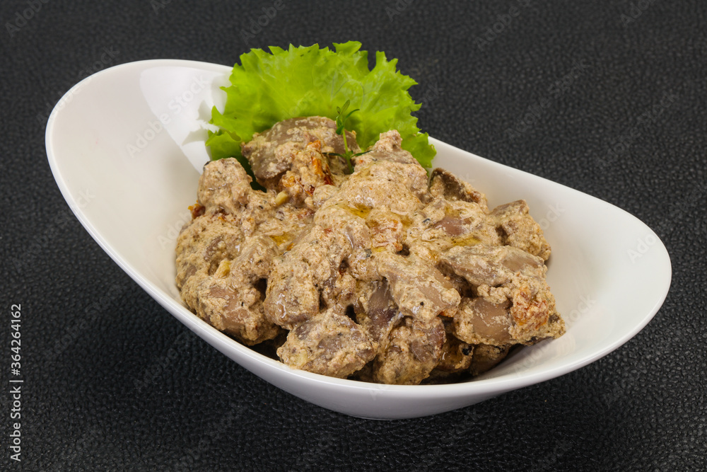 Chicken liver with cream and dry tomatoes Chicken liver with cream and dry tomatoes