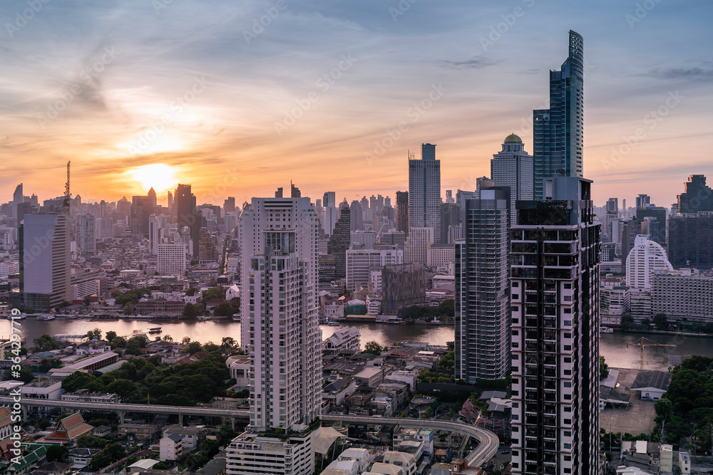 Fototapeta premium Nice scene from the Condominium rooftop location next to Chao Phraya River Bangkok/Thailand