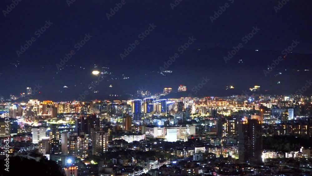 Shifting photography of the beautiful Taipei skyline at Xiangshan, Taipei, Taiwan Shifting photography of the beautiful Taipei skyline at Xiangshan, Taipei, Taiwan