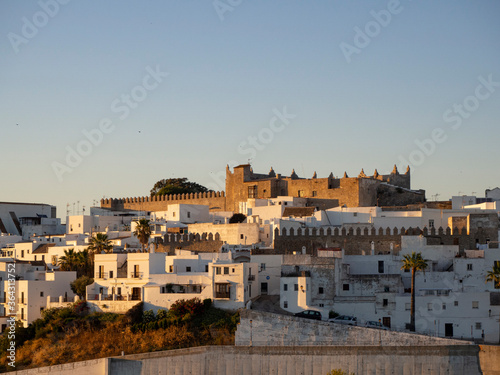 castillo de vejer de la fronter en cádiz andalucía. Ruta de los pueblo blancos y su luz e verano