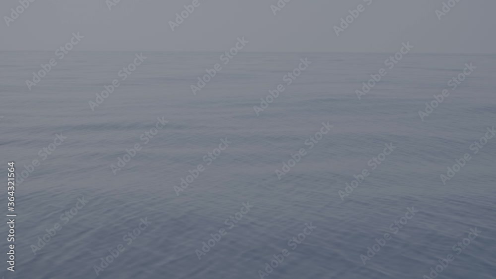 Mare calmissimo fino all'orizzonte Mare calmissimo fino all'orizzonte