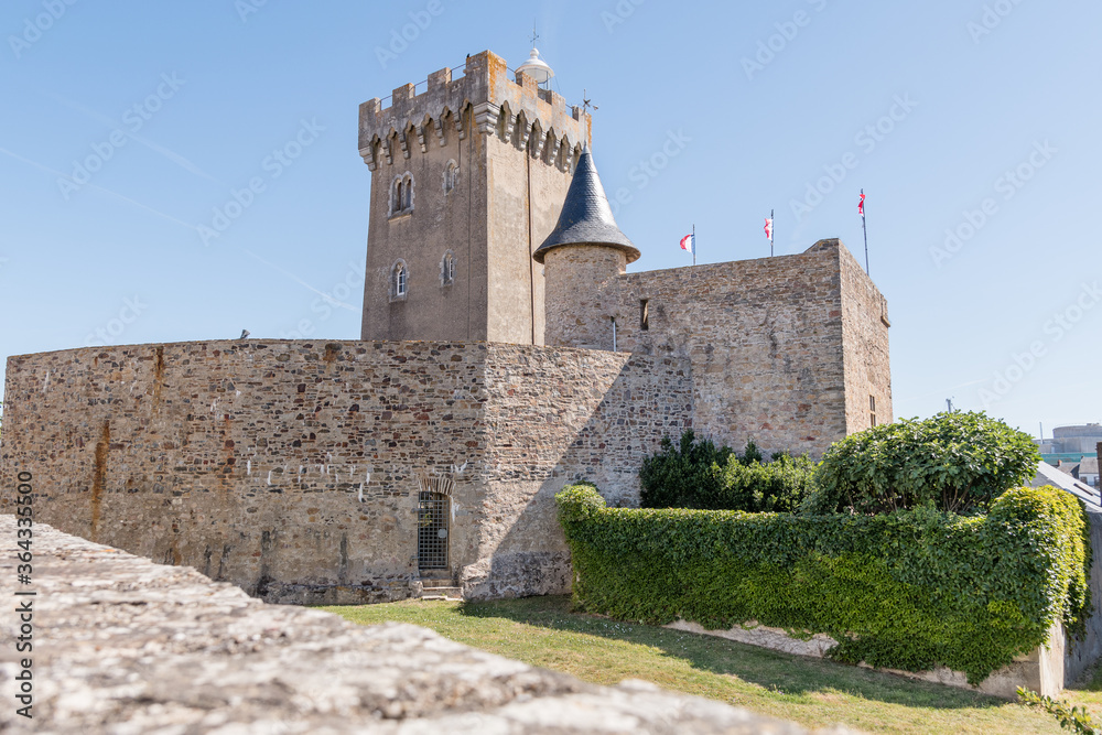 Tour d'Arundel et Château Saint-Clair aux Sables d'Olonne