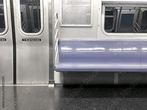 Canvas Print Empty subway seat in New York during Pandemic