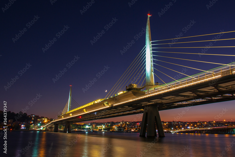 Obraz premium Halic metro bridge