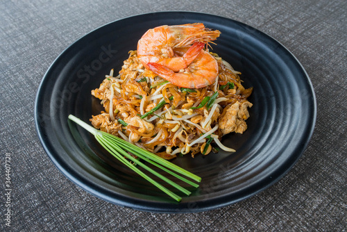 Pad thai, noodles, lunch, restaurant, copy space, vegetable, lime, ingredient, lemon, stir, top view, shrimp, garlic, Thai food, leaf, meal, noodle, seafood, chicken, tofu, egg, sauce, siam, thai food
