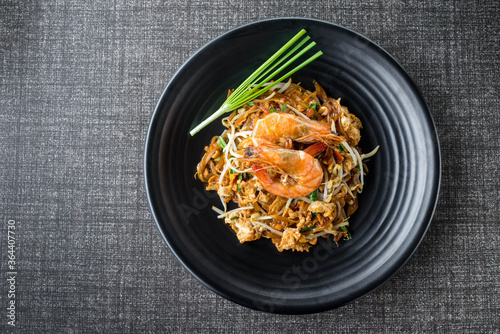 Pad thai, noodles, lunch, restaurant, copy space, vegetable, lime, ingredient, lemon, stir, top view, shrimp, garlic, Thai food, leaf, meal, noodle, seafood, chicken, tofu, egg, sauce, siam, thai food