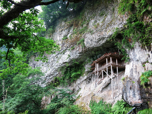 The Nageiredo Temple (鳥取三佛寺投入堂) in Tottori Prefecture, JAPAN