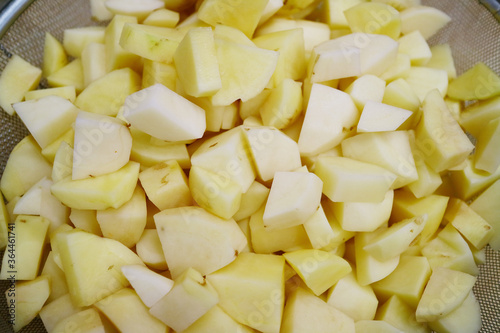 カットしたジャガイモ