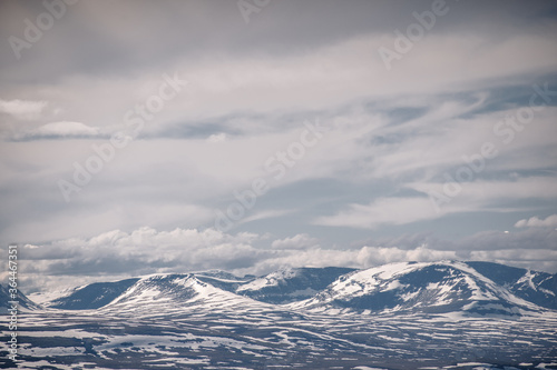 mountains in the snow © Nicolas
