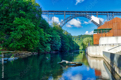 Historische Müngstener Eisenbahnbrücke über die Wupper photo