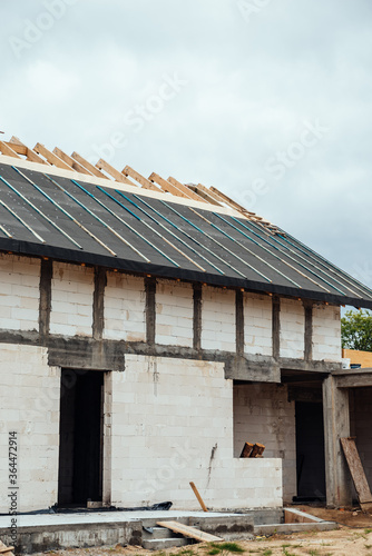 construction of the house roof structure