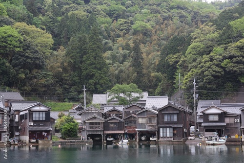 湖, 水, 家, 川, むら, 風景, くつろいで, 旅行, 山, 家, 自然, 空, 青, ボート, 建築, 惰性で進む, 海, 古い, サマータイム, 浮いている, ビル, 緑