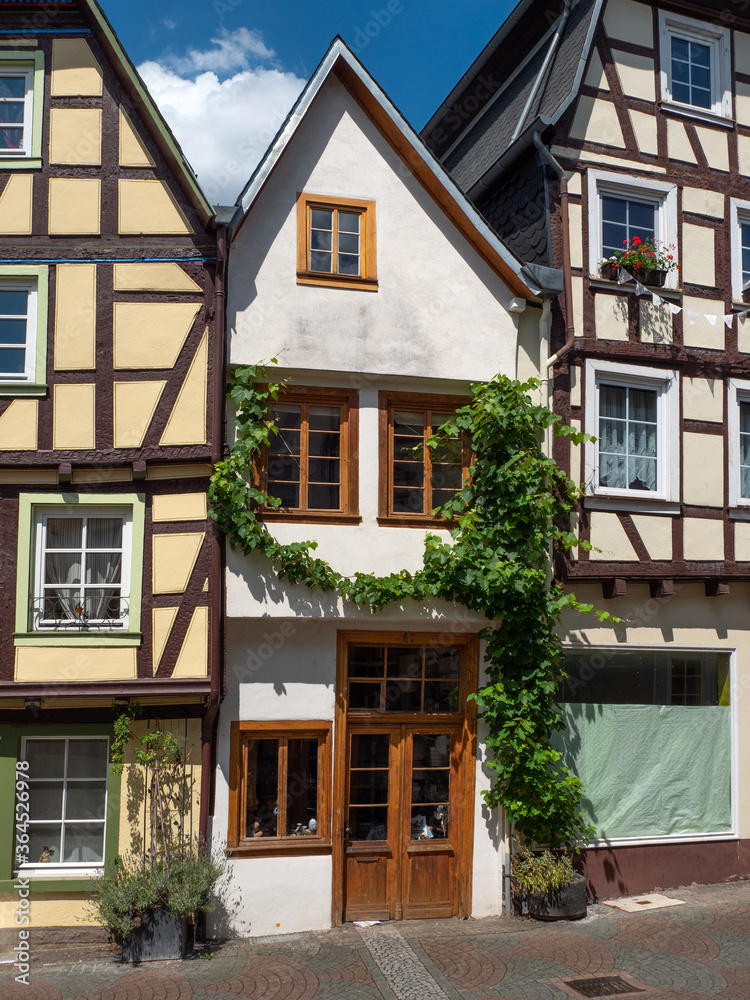 Naklejka premium Linz am Rhein, Altstadtszene