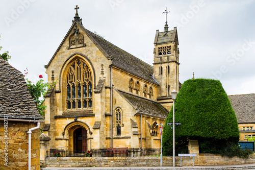 CHIPPING CAMPDEN, ENGLAND - SEPTEMBER 4, 2016: Old style city of Chipping Campden in The Cotswolds know as Area Of Outstanding Beauty (AONB), England, United Kingdom, Europe photo
