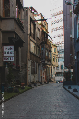 Istanbul streets © Tunahan
