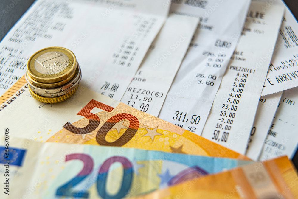 receipts, notes and coins; payment of daily expenses.