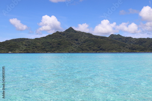 Lagon turquoise de Taha'a, Polynésie française © Atlantis
