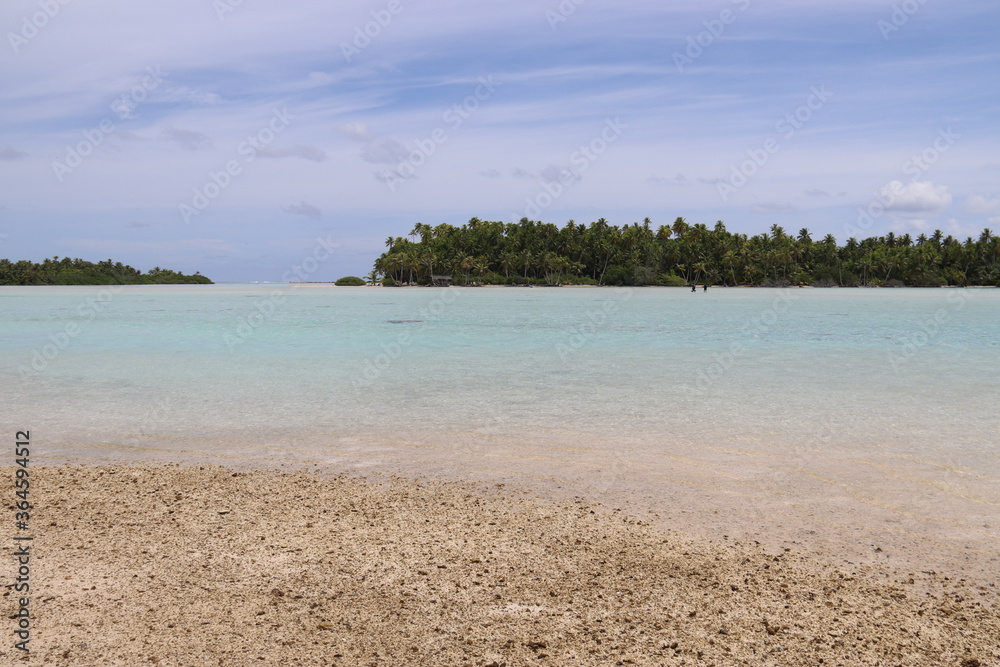 Plage de sable rose à Rangiroa, Polynésie française