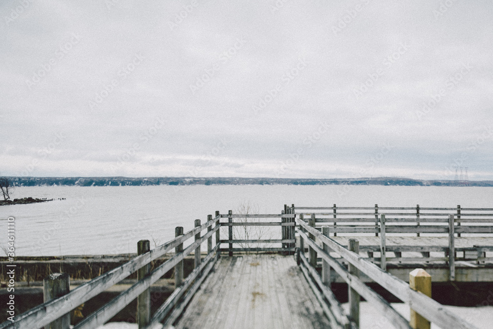 Obraz premium ponton au bord de l'eau