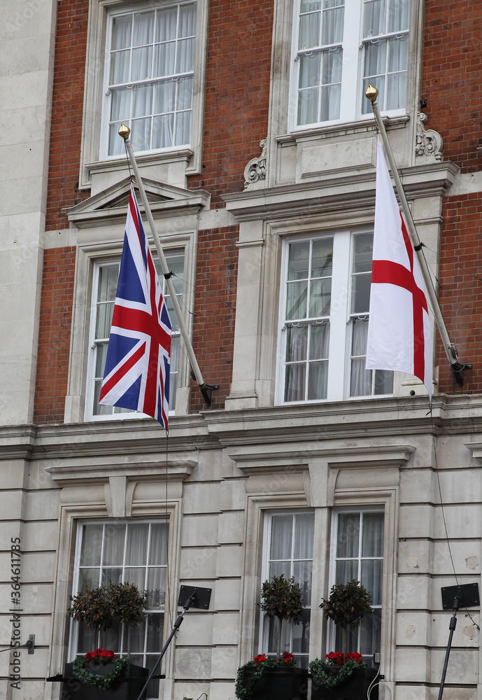 Obraz premium General view of sites in London United Kingdom featuring buildings, flags, gardens and famous buildings