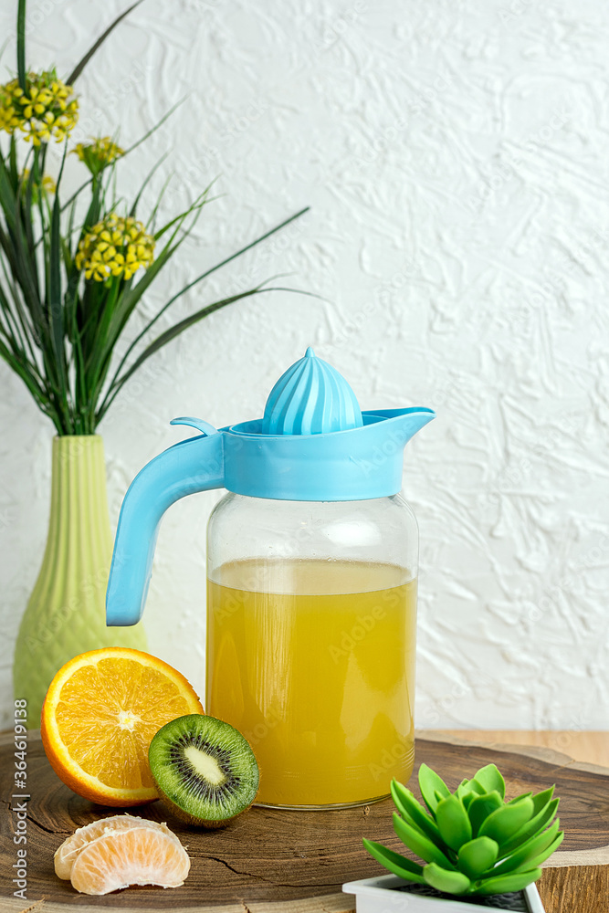 fresh lemonade with lemon and lime fresh lemonade with lemon and lime