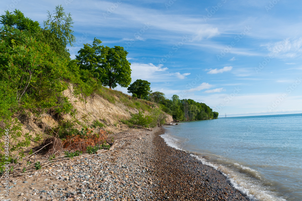Fototapeta premium summer scenic view of Lake Huron along the cliffs off M25