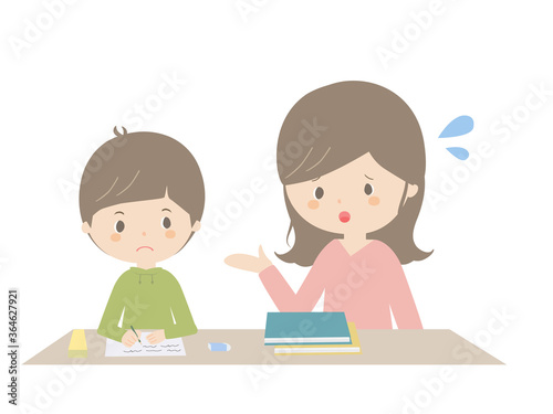 親に言いつけられながら家庭学習する男の子
