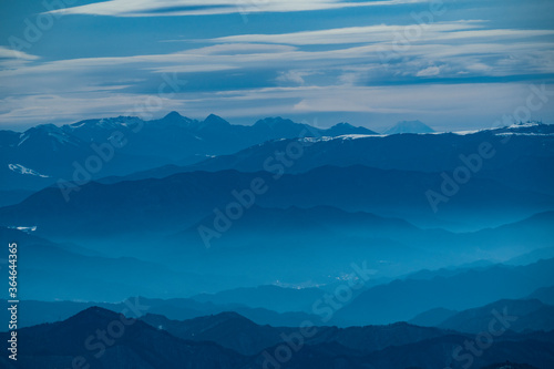 山並みと富士山