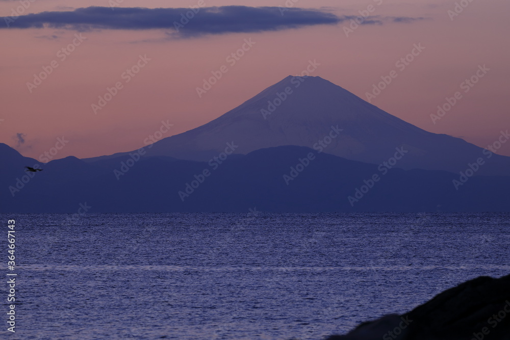 城ヶ崎から見る夕暮れの富士山