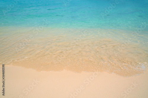 Fototapeta Naklejka Na Ścianę i Meble -  Beautiful caribbean sea and blue sky . Nature background.